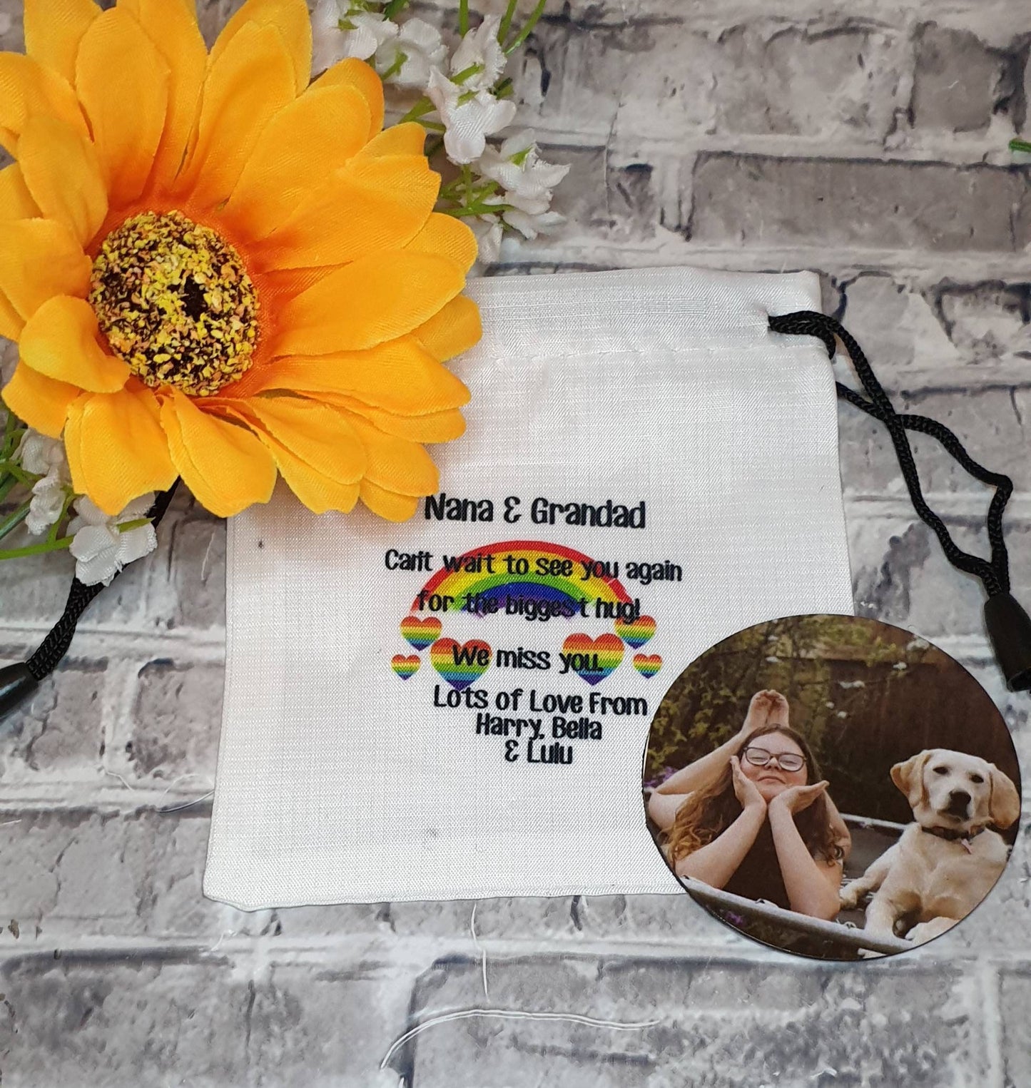 Photo fridge magnet with personlaised gift bag