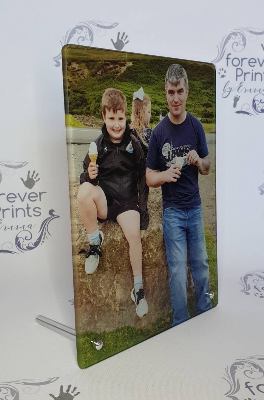 Printed freestanding glass photo frame